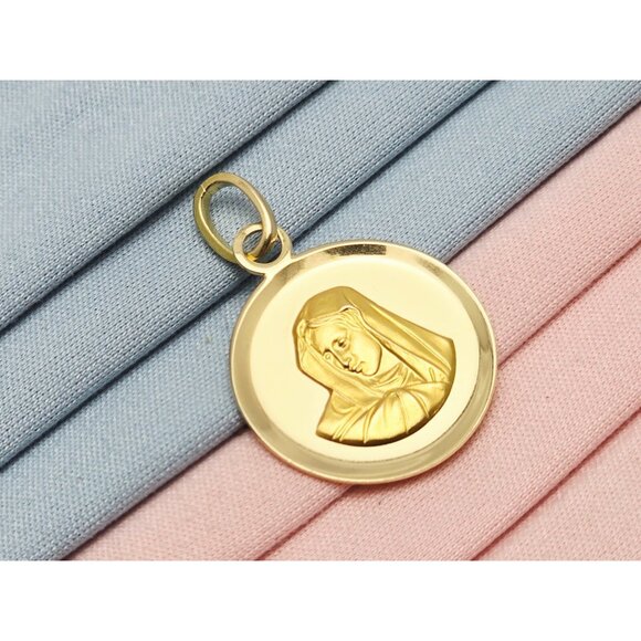 Beautiful 18K Karat Solid Yellow Gold Religious Round Saint Mary Charm Pendant